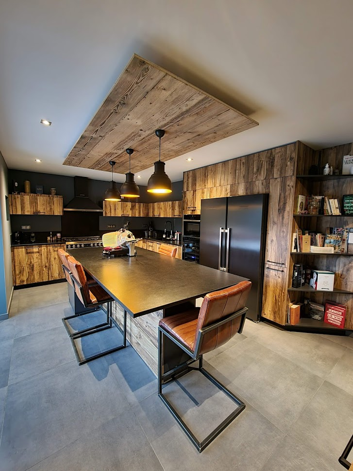 Rénovation maison en Ardèche, cuisine Ondilak, teinte N188-5