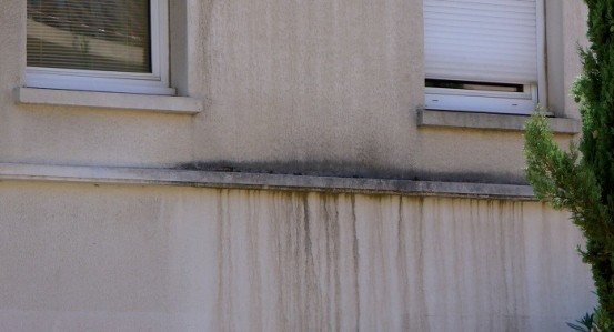 Comment traiter une façade encrassée ou avec des ruissellements d'eau