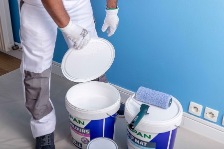 Préparation du matériel et de l'outillage pour application de peinture interieur avec rouleau - zolpan