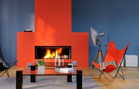 salon design expression graphique bleu et orange avec cheminée et peinture intérieure infiniment zolpan 3