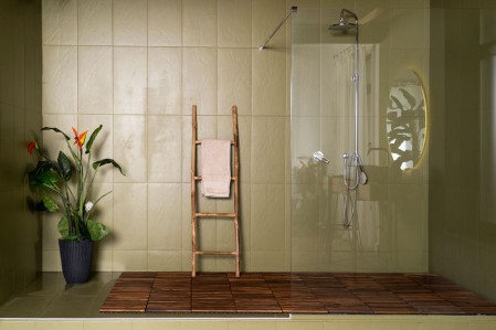 Design intérieur, peindre du carrelage, salle de bain carrelage vert