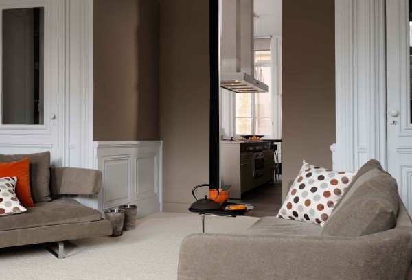 Salon design classique avec canapé tendance et peinture intérieure Subtile élégance de la collection Infiniment Zolpan 2